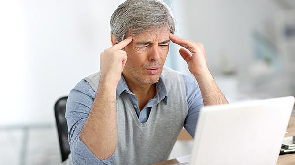 小儿经常摔跤是得了癫痫吗