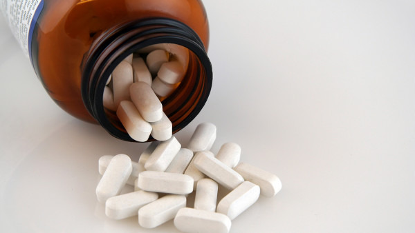 中耳炎会导致鼓膜穿孔吗  中耳炎导致鼓膜穿孔如何用药