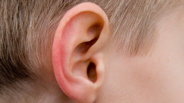怎么判断是不是中耳炎  小儿中耳炎吃什么药治疗