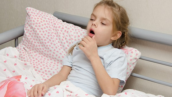 两岁宝宝风热咳嗽吃什么药 小孩风热咳嗽该怎么治疗