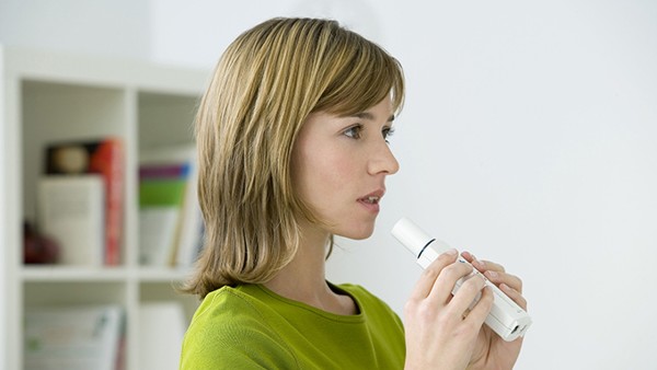 喉咙痒咳嗽该怎么办？