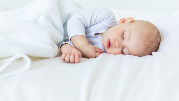 宝宝感冒的治疗药物有哪些  宝宝感冒会出现哪些症状