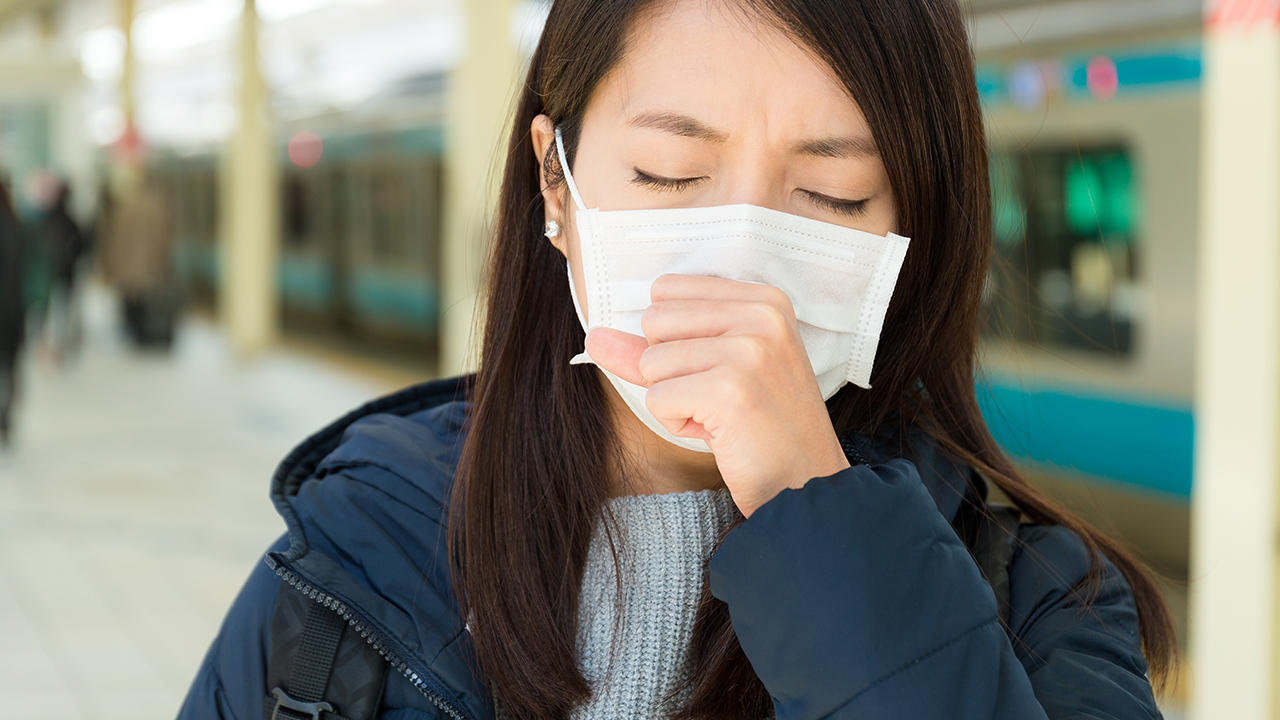 偶尔低烧，还有些咳嗽是怎么回事