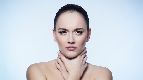 感冒咳嗽扁桃体发炎吃什么药 感冒咳嗽扁桃体发炎该怎么办