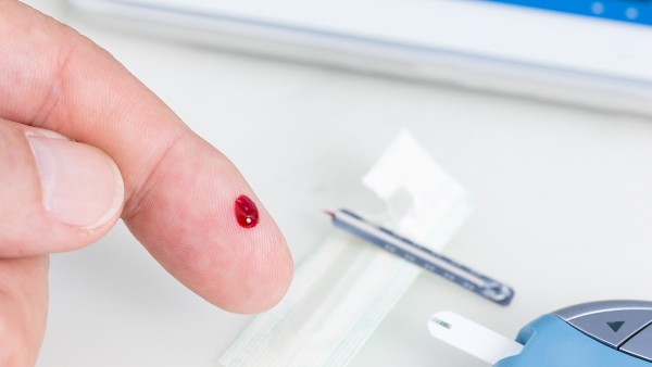 果糖二磷酸钠口服溶液糖尿病人能吃吗  果糖二磷酸钠口服溶液要吃几个月