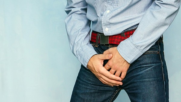 男性患上前列腺囊肿会引发哪些症状呢